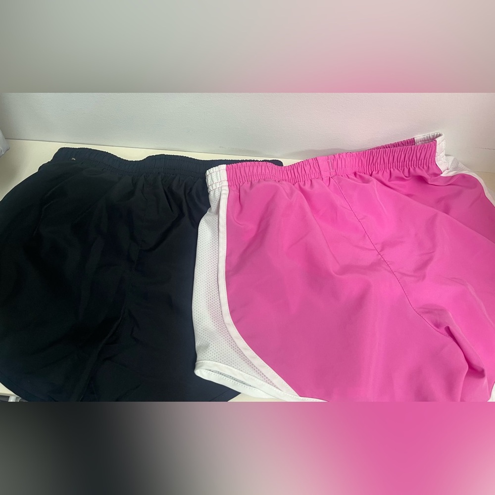 Nike Big Girl’s Athletic Shorts in Black and Pink size medium (7/8) - Picture 2 of 5